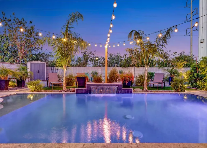 Gorgeous W Heated Pool Hébergement de vacances *